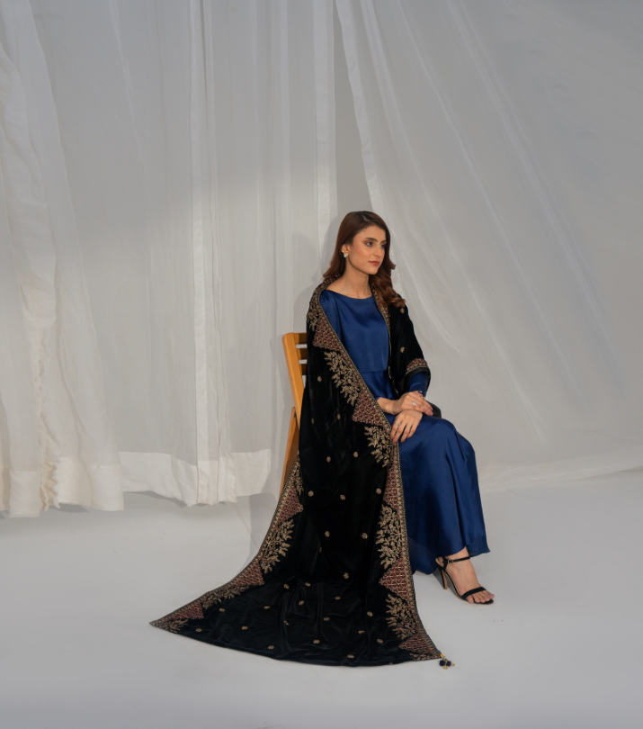 Micro 9000 Velvet Embroidered Shawl