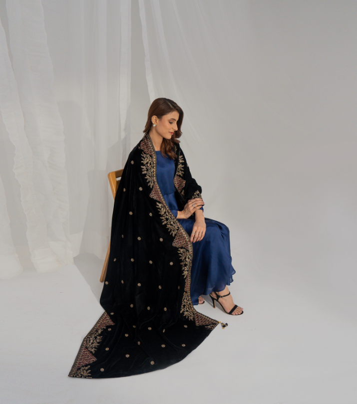 Micro 9000 Velvet Embroidered Shawl