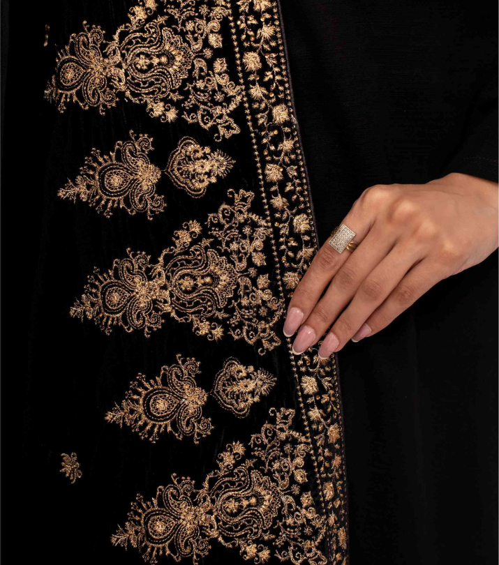 Micro 9000 Velvet Embroidered Shawl
