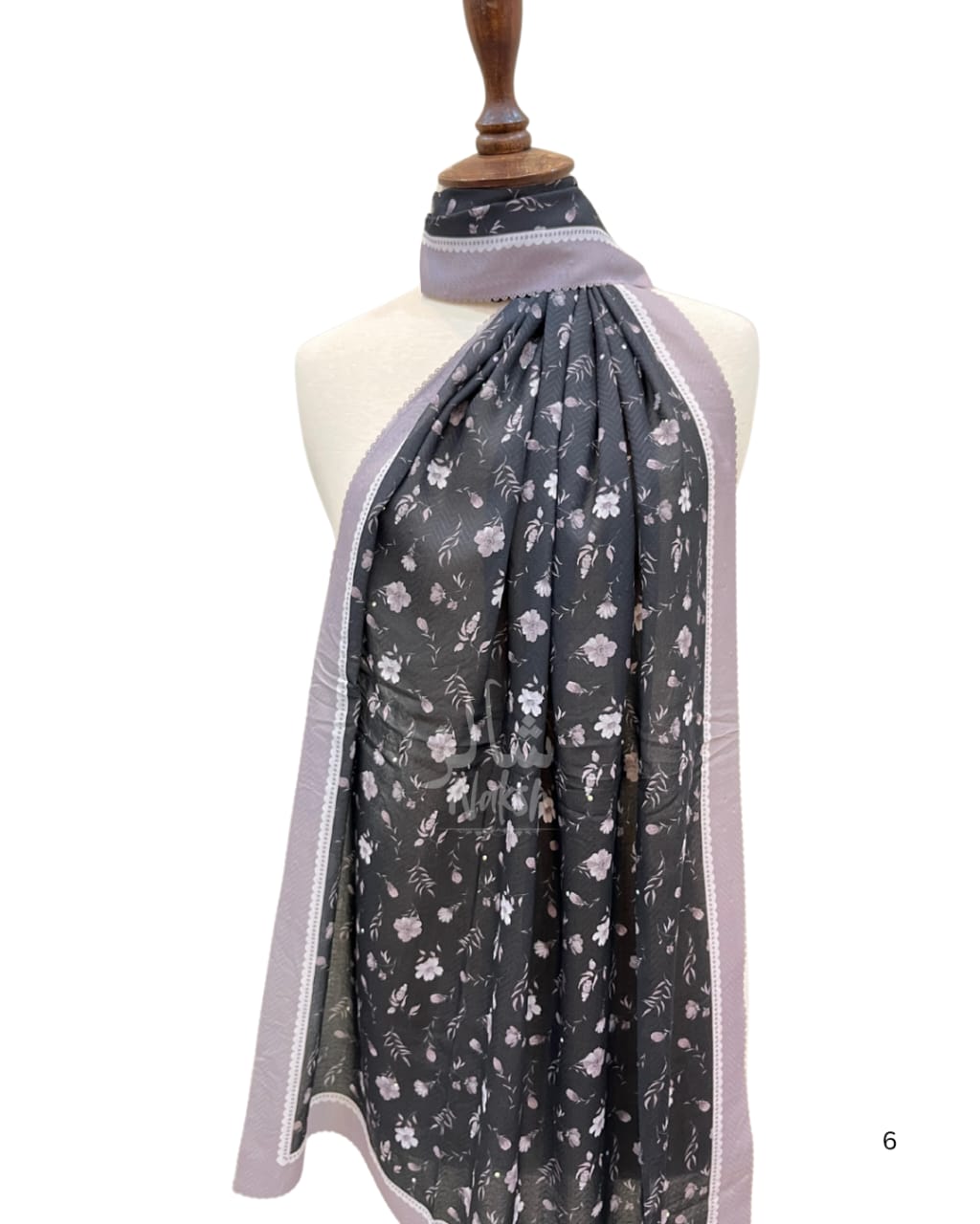 Malaysian Stoler with same print pouch black