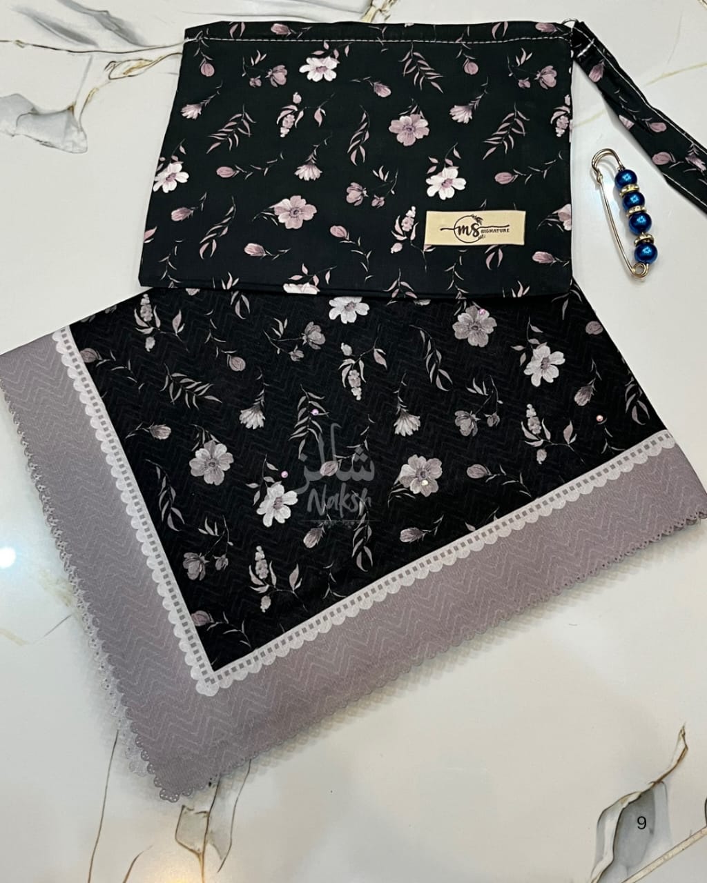 Malaysian Stoler with same print pouch black